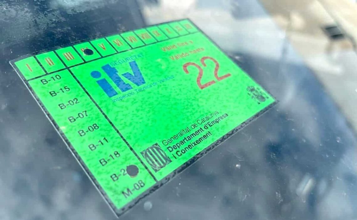Error que puede suponer una multa en la pegatina de la ITV