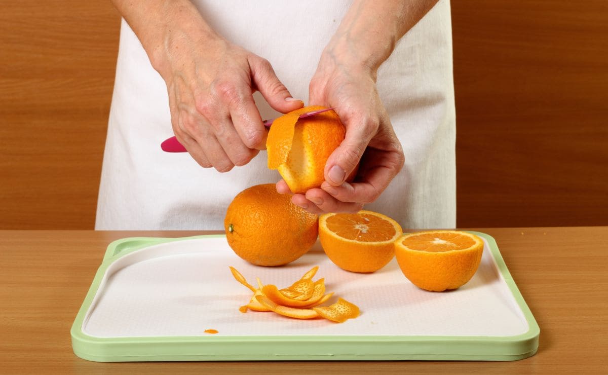 Cómo pelar adecuadamente la naranja