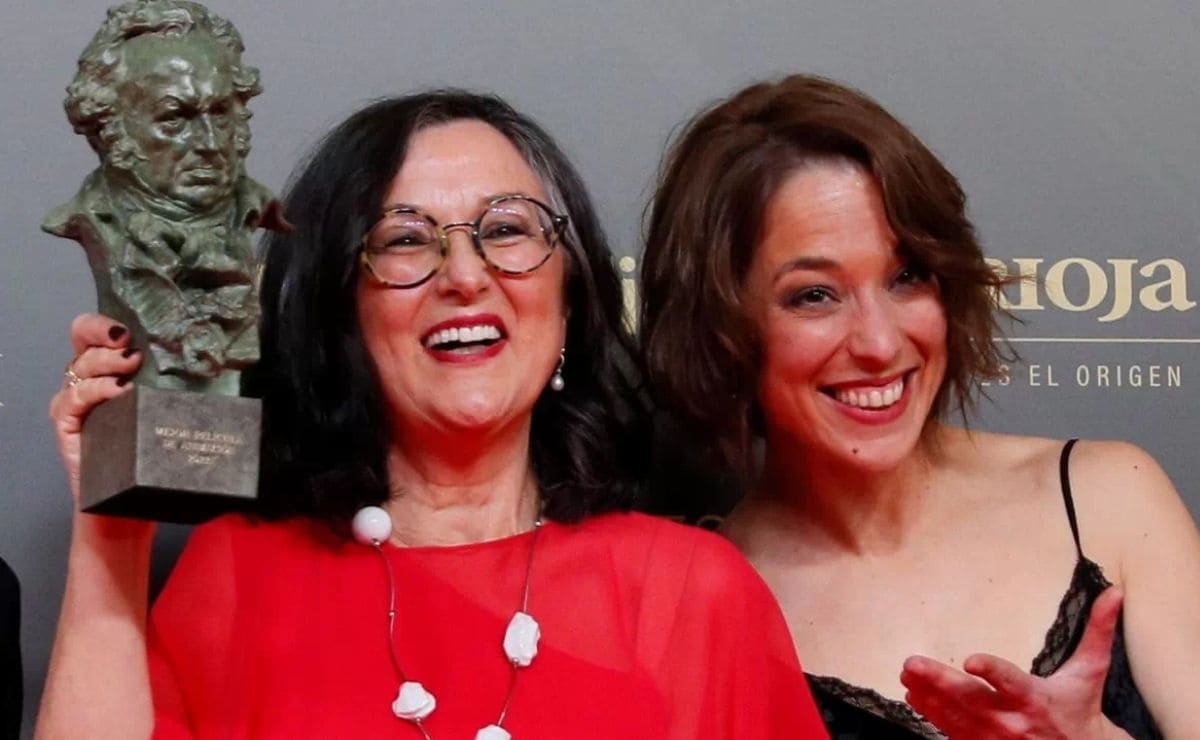 Chelo Loureiro recoge el Premio Goya a Mejor Película de Animación para 'Valentina'