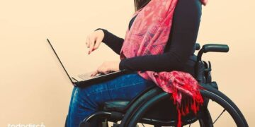 persona con discapacidad dia de internet.