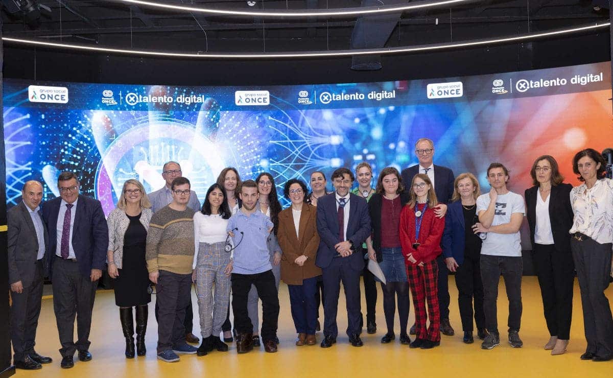 Visita de la Comisión Europea a 'Por Talento Digital', la sede de integración laboral de Fundación ONCE