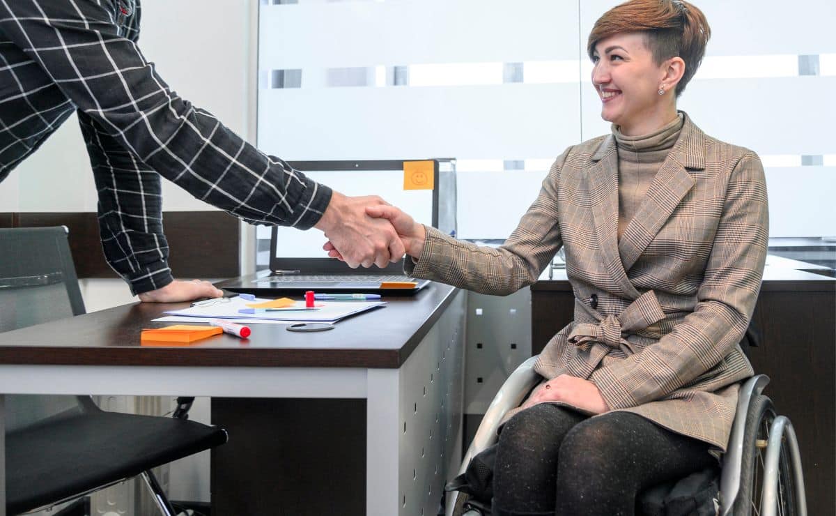 Serveo renueva su compromiso con Fundación ONCE y fomentará el empleo entre las personas con discapacidad