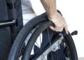 Persona con discapacidad en silla de ruedas