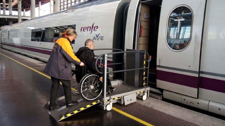 persona con discapacidad tren