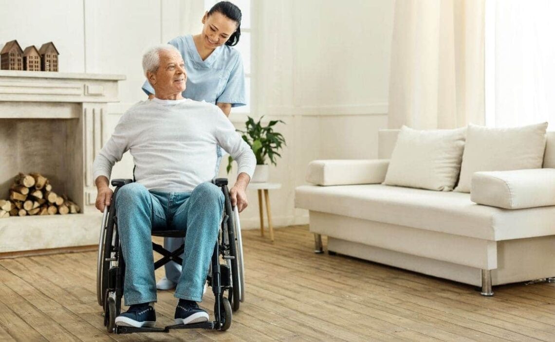 persona con movilidad reducida silla de ruedas accesibilidad vivienda