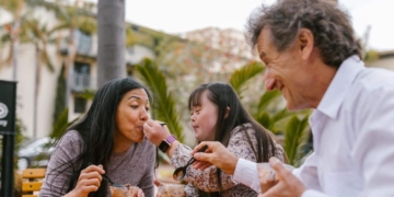 La historia viral del restaurante que cobra el 50% a personas con discapacidad