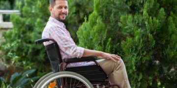 Persona con discapacidad que se va a beneficiar de la jubilación anticipada por discapacidad