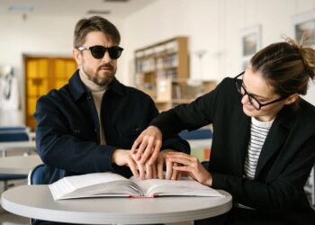 Estos son los beneficios de leer para las personas con discapacidad