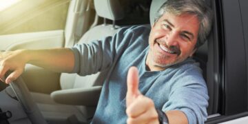 La DGT cambia la normativa para las personas mayores de 65 años