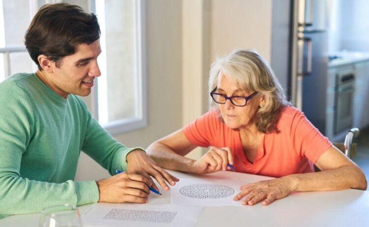 Andalucía creará centros específicos para personas con Alzheimer y cuidados intermedios a la dependencia