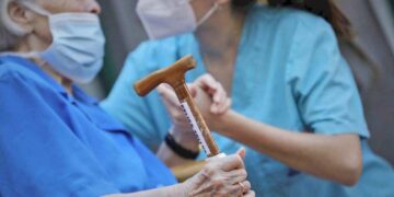 Persona mayor en una residencia