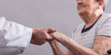 Persona mayor en situación de dependencia personal