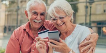 Personas mayores durante un viaje del IMSERSO