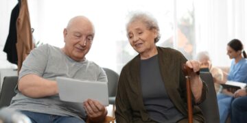 La Junta de Andalucía mejora la situación de las personas en situación de dependencia