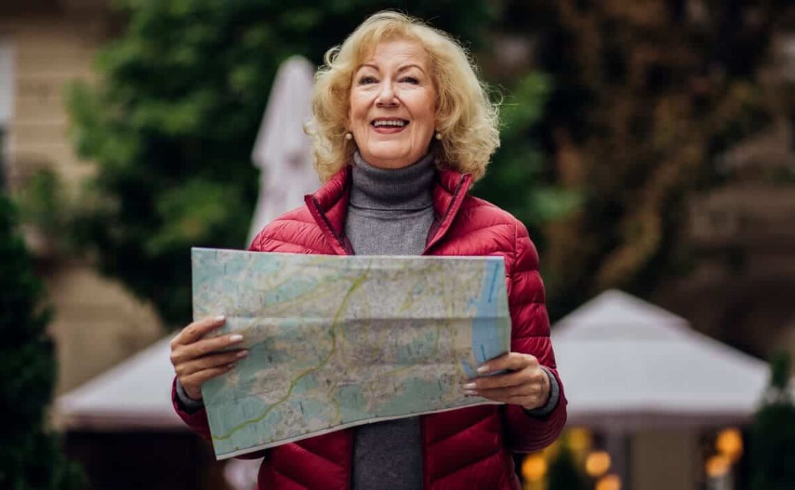 Persona mayor durante un viaje del IMSERSO