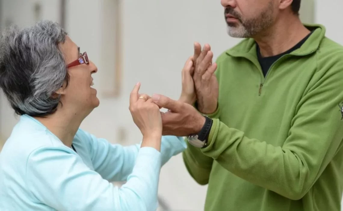 Más de 10.000 personas en España tienen sordoceguera