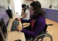 Persona con discapacidad trabajando