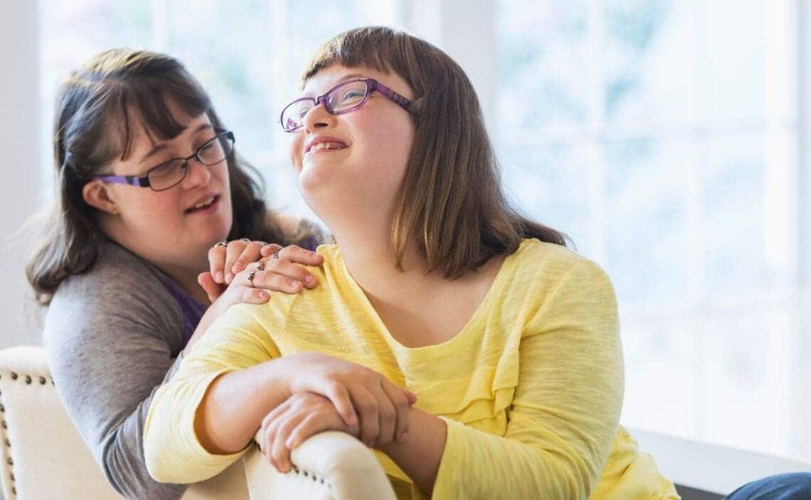 Dos jóvenes con síndrome de Down