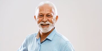 5 ayudas para ahorrar dinero que pueden solicitar las personas mayores