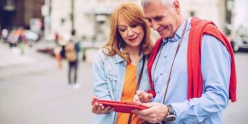 Personas mayores durante un viaje del IMSERSO