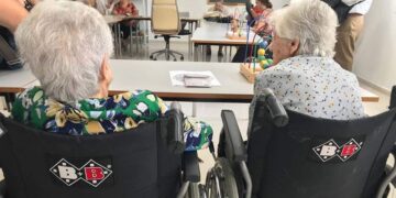 Mujeres mayores en un centro de dependencia