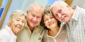 Personas mayores durante un viaje del IMSERSO