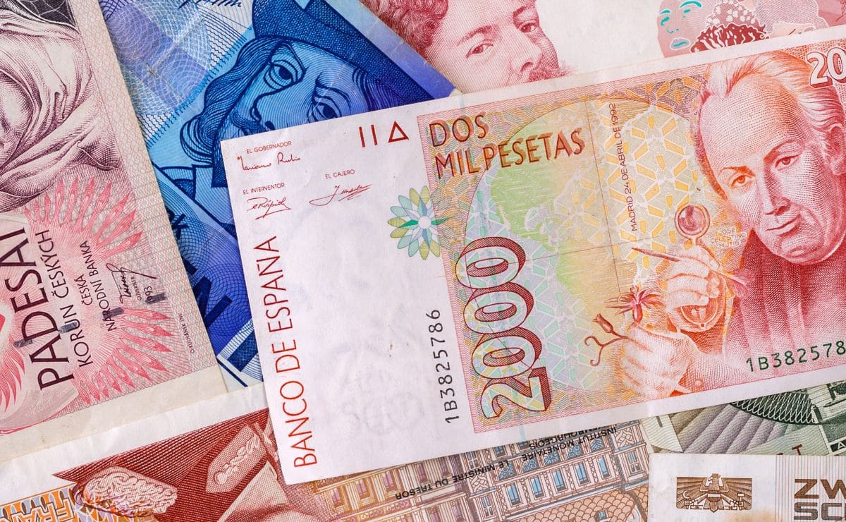 pesetas monedas dinero entidad financiera bancario banco espana euro billete
