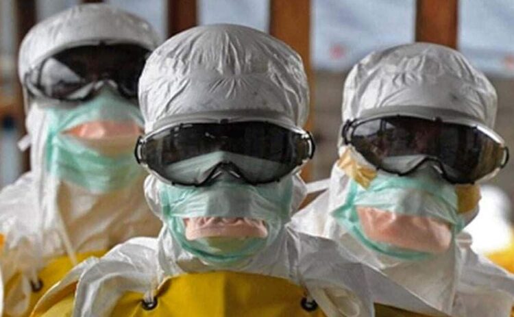 Enfermeros protegidos ante la peste bubónica