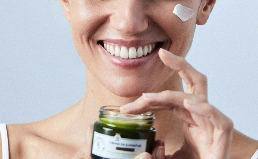 La crema antiedad de día rebajada en Amazon para eliminar las primeras arrugas de la piel