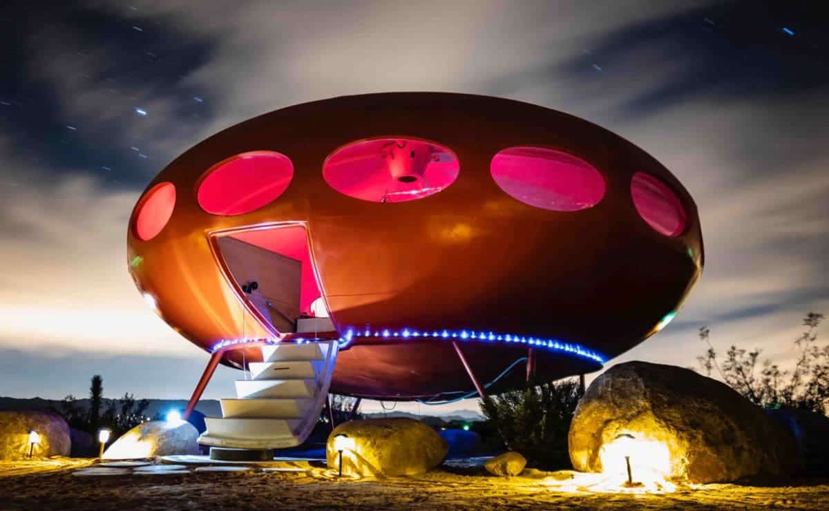 El 'platillo volante' del desierto del Colorado, una de las casas de vacaciones más increíbles del mundo según Netflix