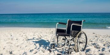 Dove crea sillas de playa que mejoran la accesibilidad y conciencian de la diversidad corporal