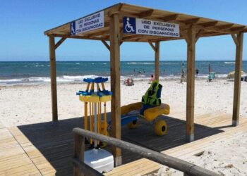 Playa de Almería destinada para personas con discapacidad o movilidad reducida