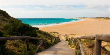 Playas para hacer turismo en Andalucía