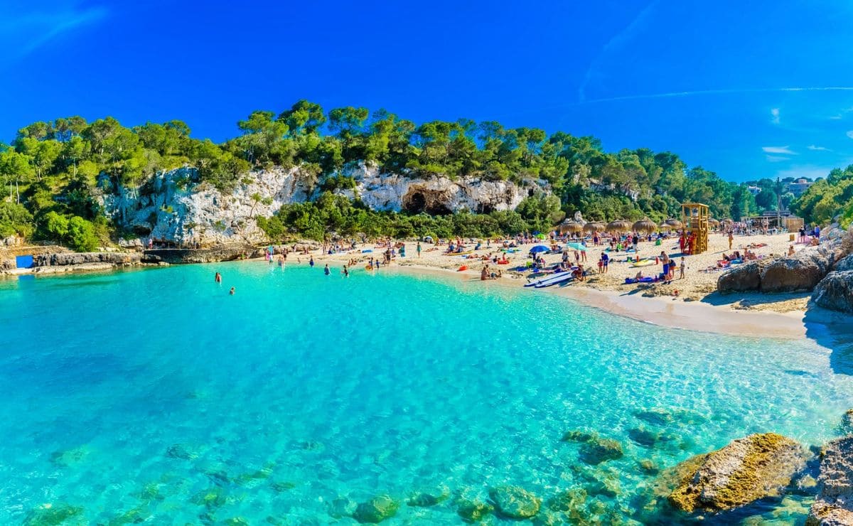 Playa situada en la isla de Mallorca, destino que oferta Carrefour Viajes