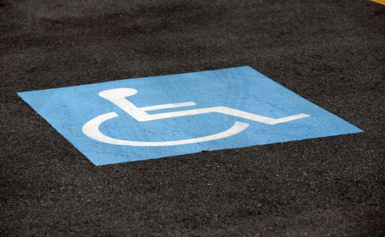 El Ayuntamiento de Madrid tendrá que asumir un gasto de más de 25.000.000 € por su mala gestión en la señalización de las plazas de aparcamiento para personas con movilidad reducida
