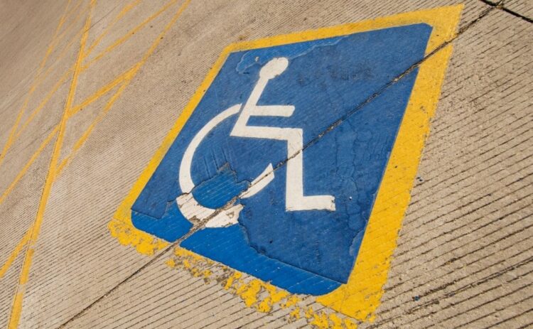 plaza persona con movilidad reducida discapacidad