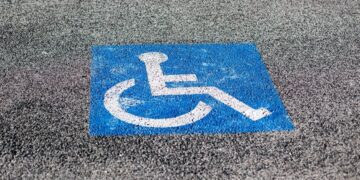 plaza reservada para personas con movilidad reducida PMR