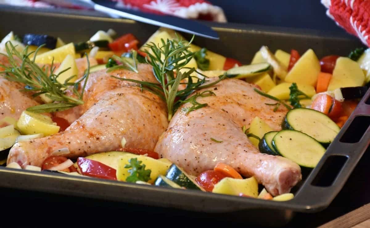 El pollo ayuda a acelerar el metabolismo ya que es rico en proteínas