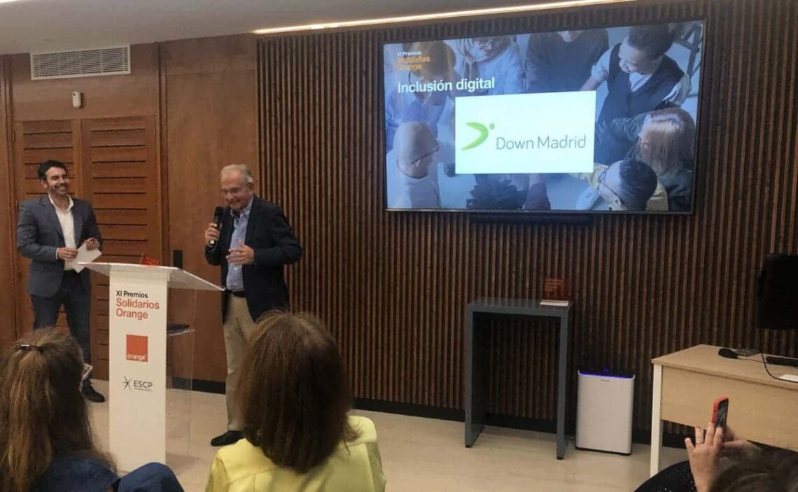 Down Madrid recibe un premio en los XI premios solidarios Orange