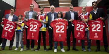 Acto de presentación de la nueva temporada de LaLiga Genuine Santander, con Iker Casillas, Vicente del Bosque y Miguel Torres