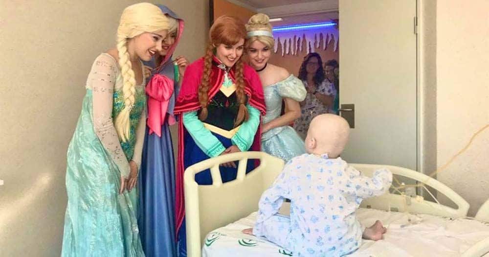 Las princesas Disney visitan el Hospital Materno Infantil de Málaga |