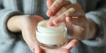 La OCU denuncia que el 80% de las tiendas 'on line' de venta de cosméticos no muestran la lista de ingredientes