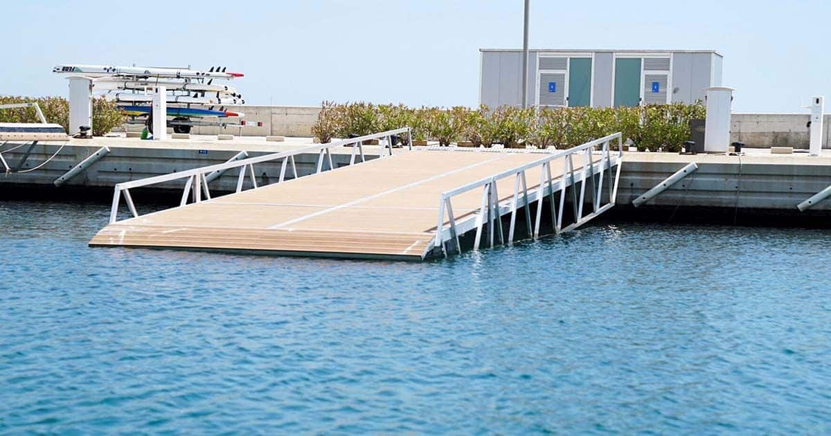 Crean zonas accesibles para acercar la náutica a las personas con discapacidad