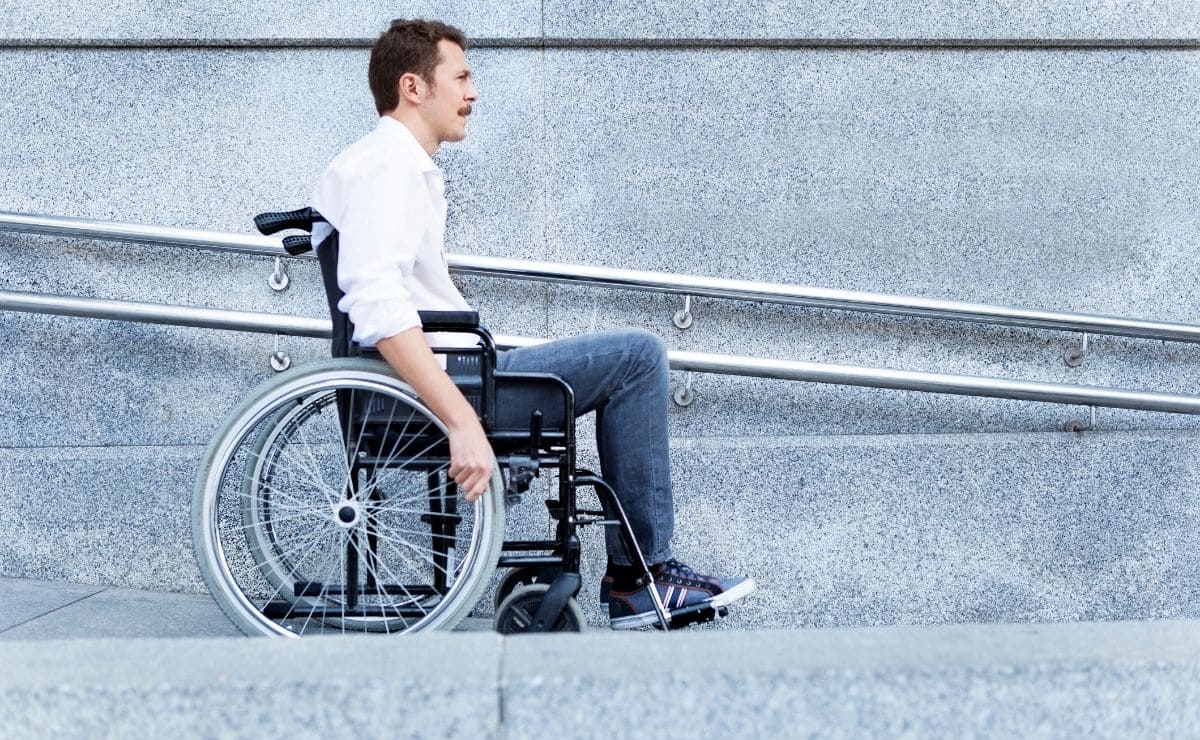 rampa silla de ruedas accesibilidad discapacidad