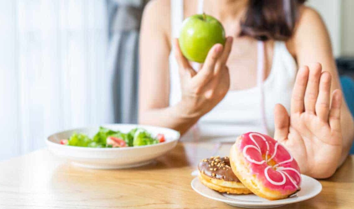 Una joven rechaza alimentos ricos en triglicéridos