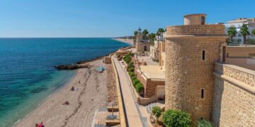 Viajes El Corte Inglés ofrece un viaje a precio reducido para ir a Roquetas de Mar