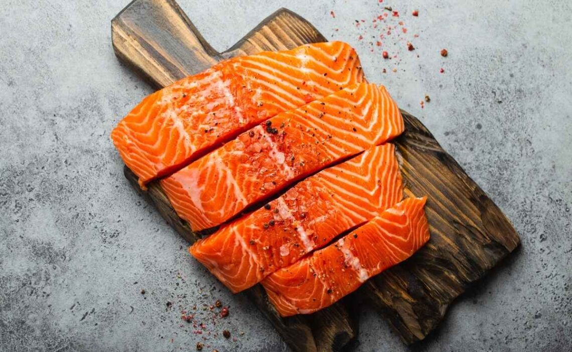 Los expertos de la Universidad de Harvard han confirmado que el salmón es uno de los alimentos más saludables que podemos incluir en dietas mediterráneas