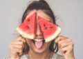 Mascarilla casera de sandía para hidratar tu rostro