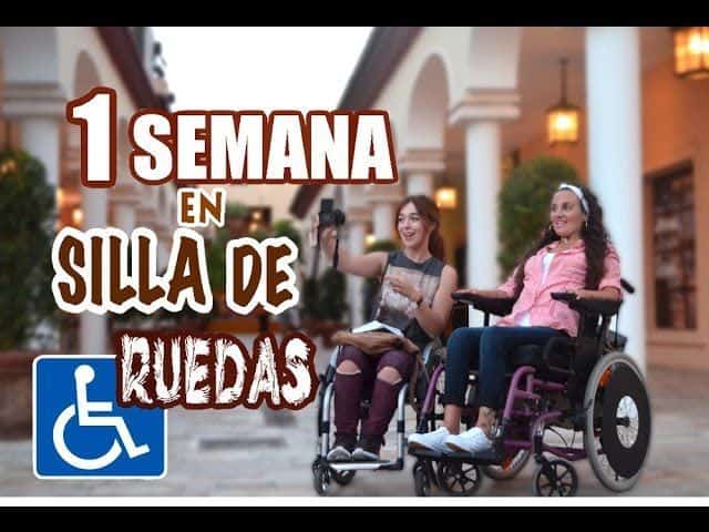 La Youtuber Esther Cañas de "Atrapatusueño" dona el dinero recaudado por el video de 1 semana en silla de ruedas a Aspaym Málaga