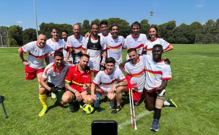 Jugadores de la selección española de fútbol para amputados durante un entreno previo